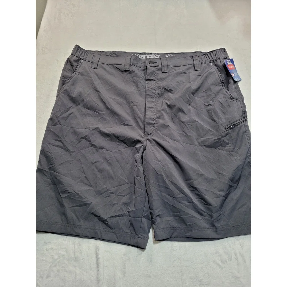 NWT Wrangler Outdoor Cargo Shorts Mens 46 Gray  Water Repellent UPF 30
